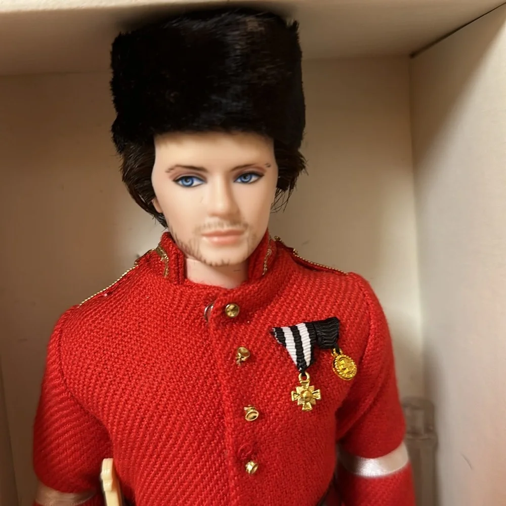 2010 Nicolai,  Ken Russian Genuine Silkstone doll (Barbie) - Picture 4 of 11
